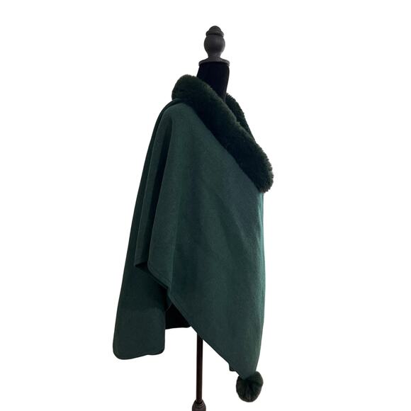 Belle by Kim Gravel One Size Plus Faux Fur Trim Shawl Wrap Green Winter Ruana - Picture 7 of 9